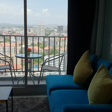 Centric Royal By Swimming Pool Hotel